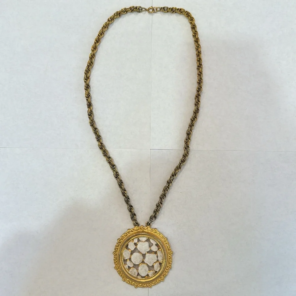 💗ORIGINAL BY‎ ROBERT LARGE GOLD PENDANT  WHITE ENAMEL LONG BYZANTINE ROPE CHAIN